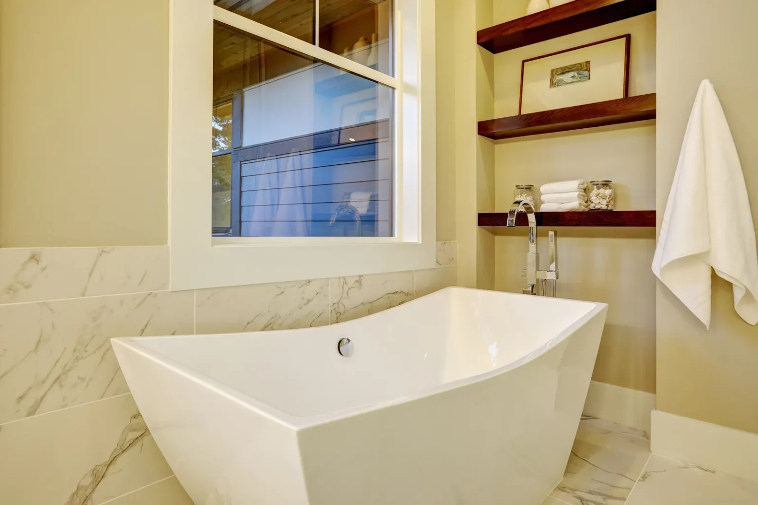 Freestanding soaking tub detail in Santa Monica by Athenian Builders