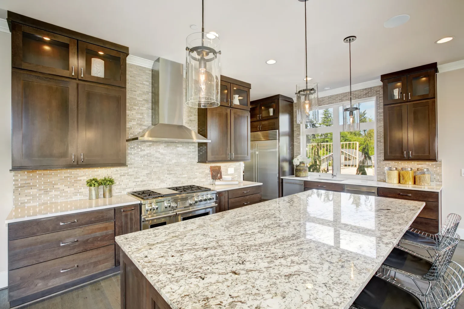 Warm Transitional Kitchen, Encino, CA
