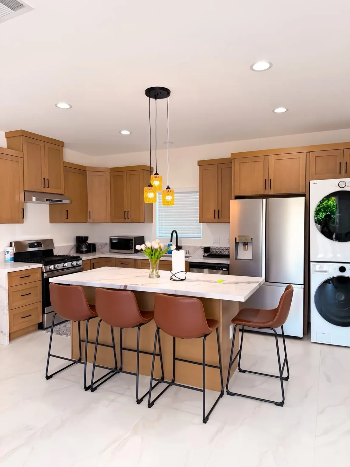 Oak shaker kitchen full view in Los Angeles by Athenian Builders