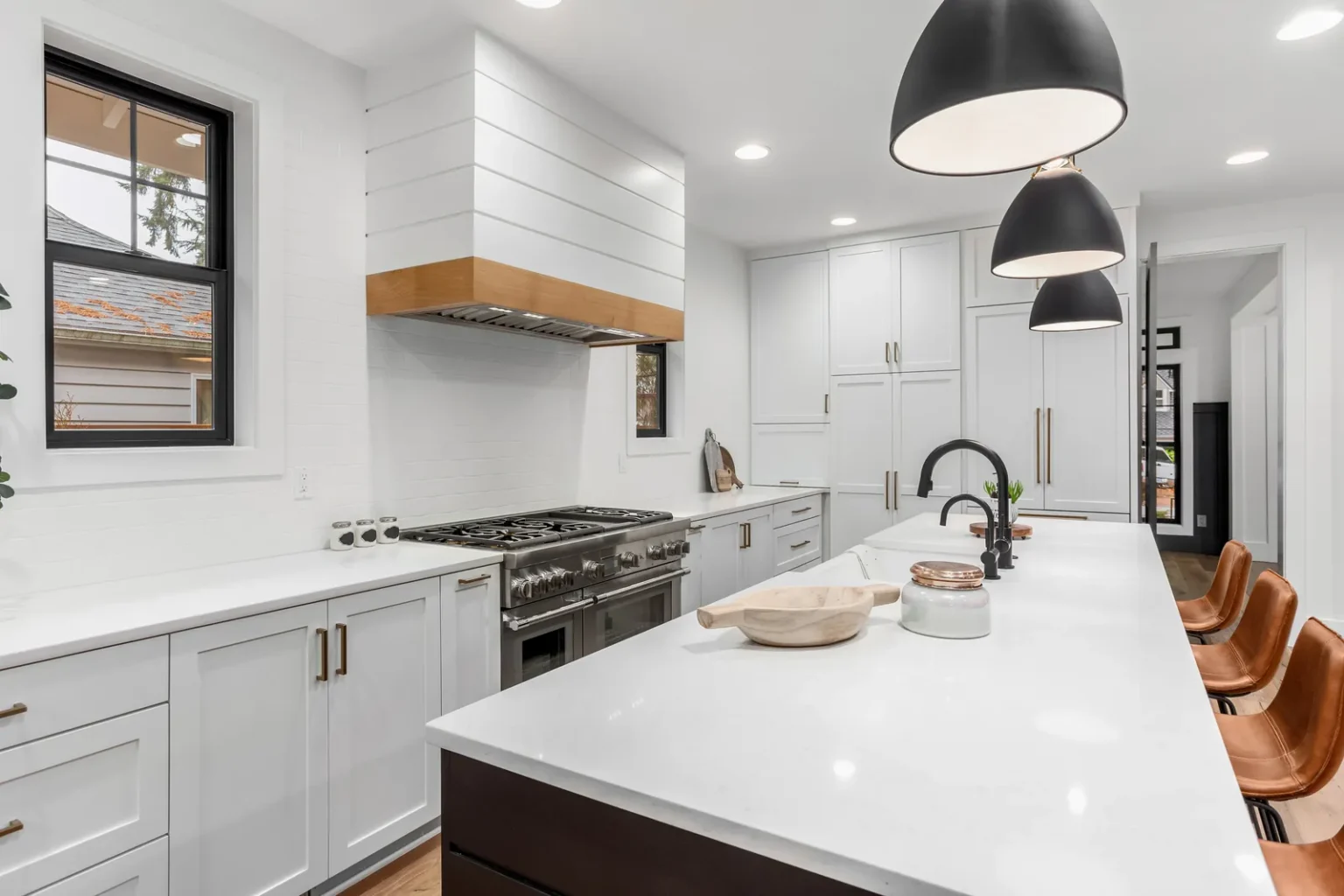 White shaker kitchen shiplap range hood in West Hollywood by Athenian Builders