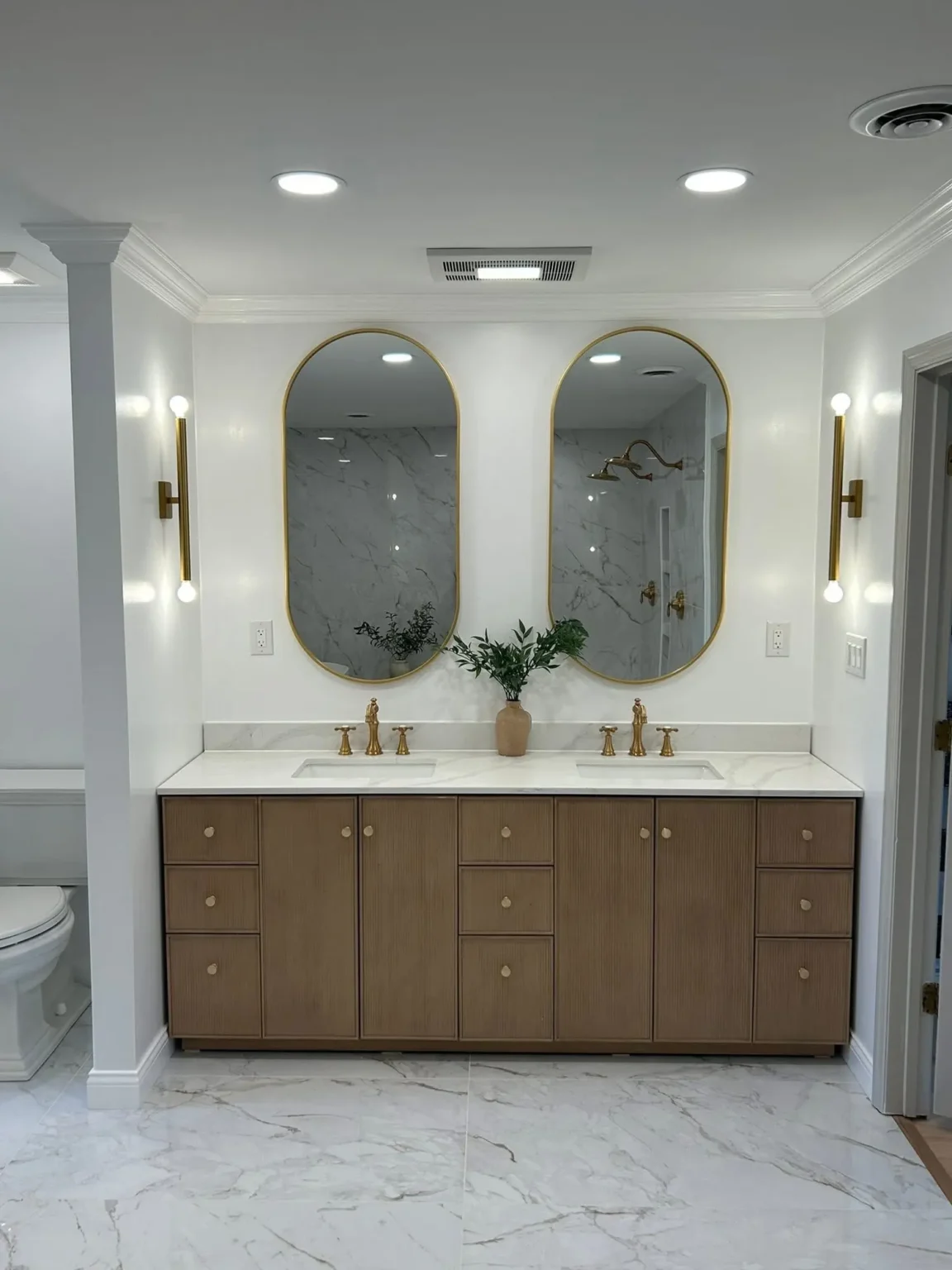 Bathroom double vanity in North Hollywood by Athenian Builders